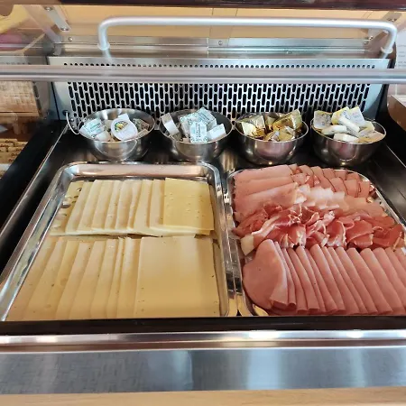 Austria Traveller Hotel