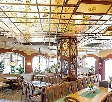 Austria Traveller Hotel 3*